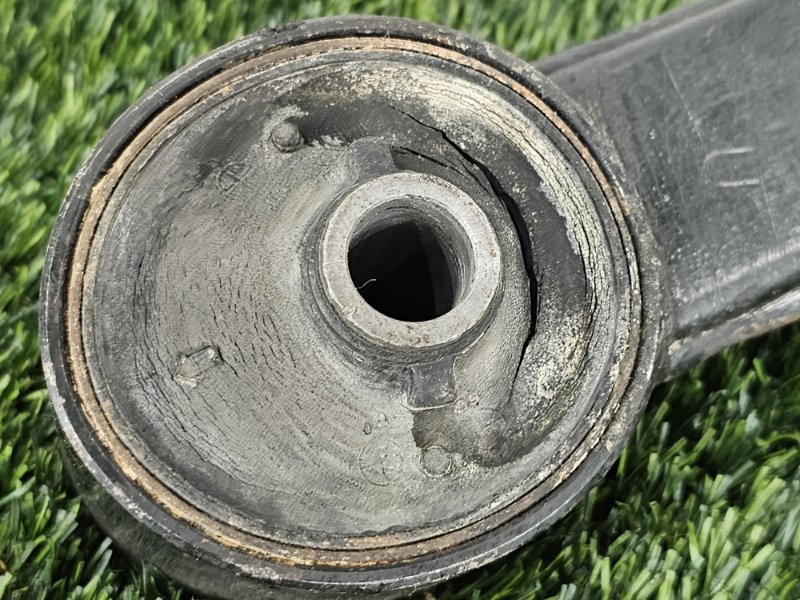 Рычаг нижний, 1500 рублей, Пешки