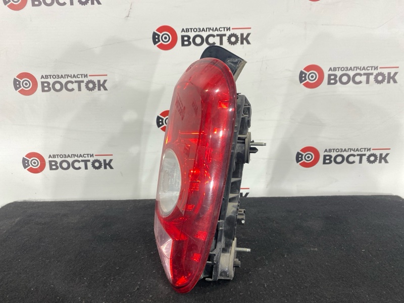 Стоп-сигнал, 2500 рублей, Пешки