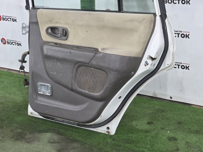 Дверь, 10000 рублей, Пешки