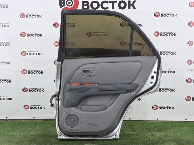 Дверь, 10000 рублей, Пешки