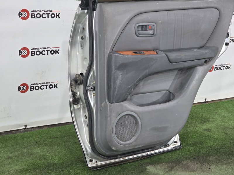 Дверь, 10000 рублей, Пешки