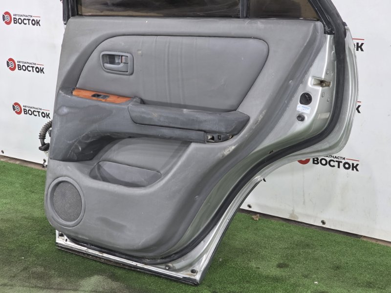 Дверь, 10000 рублей, Пешки