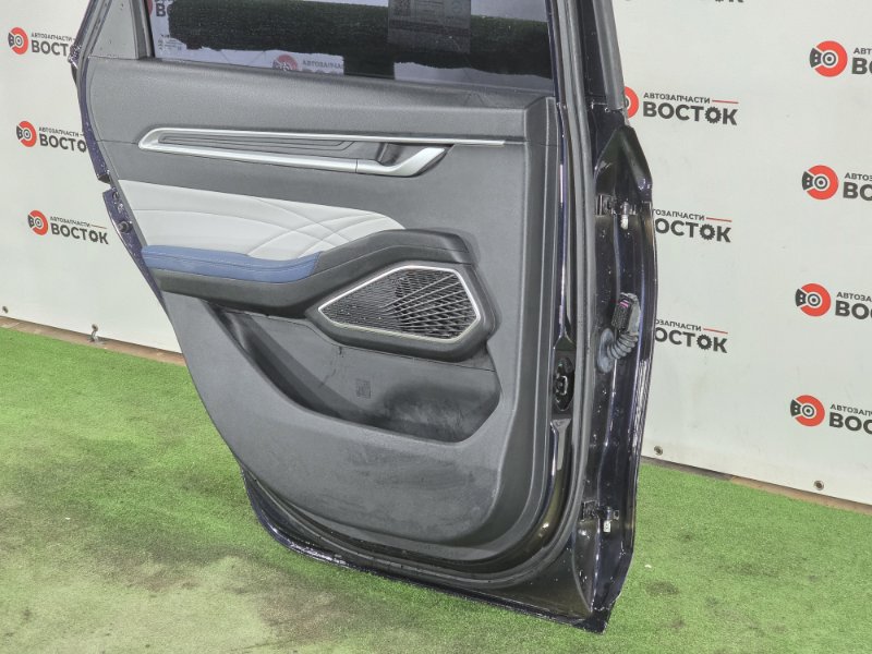 Дверь, 50000 рублей, Пешки