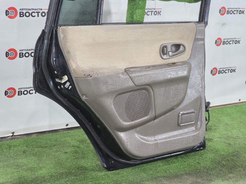 Дверь, 10000 рублей, Пешки