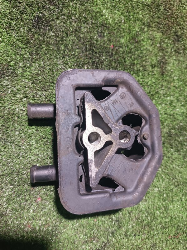 Подушка двигателя, 1000 рублей, Пешки