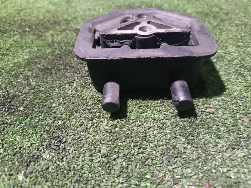 Подушка двигателя, 1000 рублей, Пешки