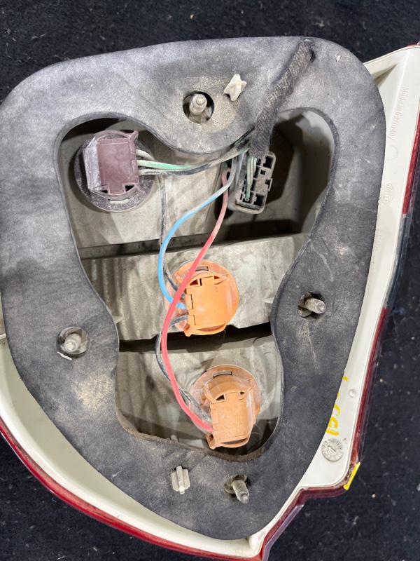 Стоп-сигнал, 2500 рублей, Пешки