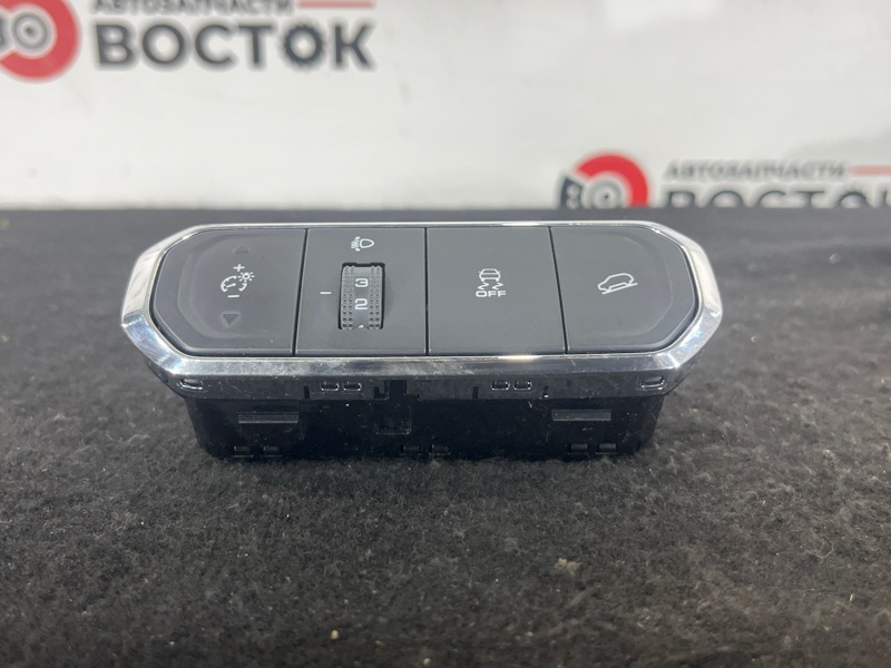 Кнопка, 2000 рублей, Пешки