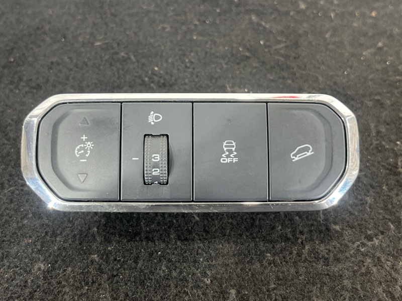 Кнопка, 2000 рублей, Пешки