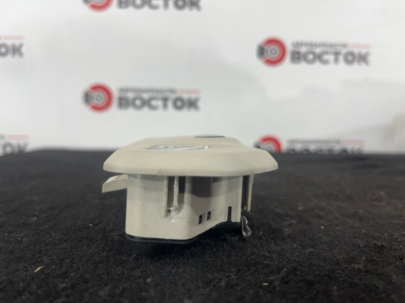 Консоль потолочная, 2000 рублей, Пешки