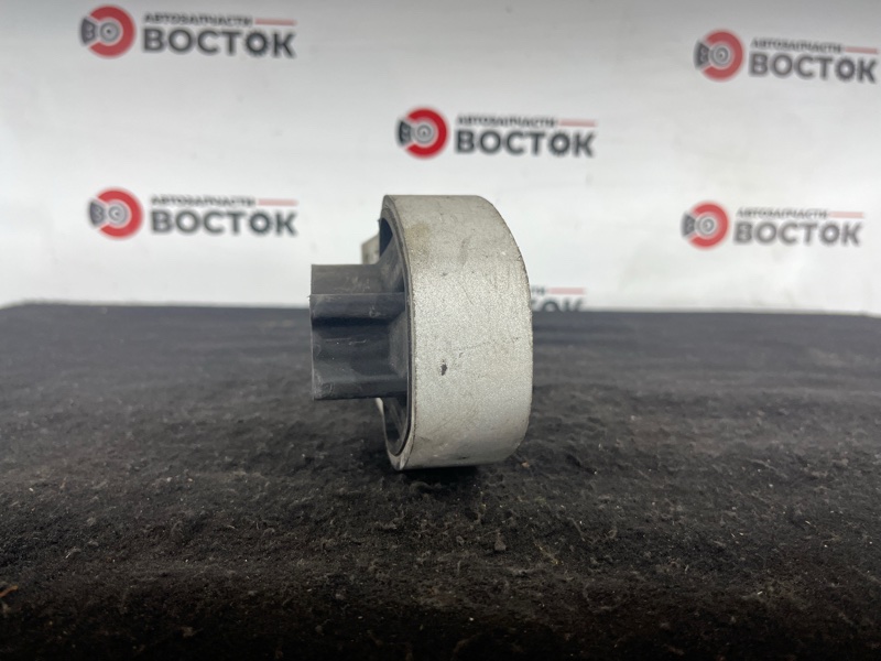 Подушка двигателя, 2000 рублей, Пешки