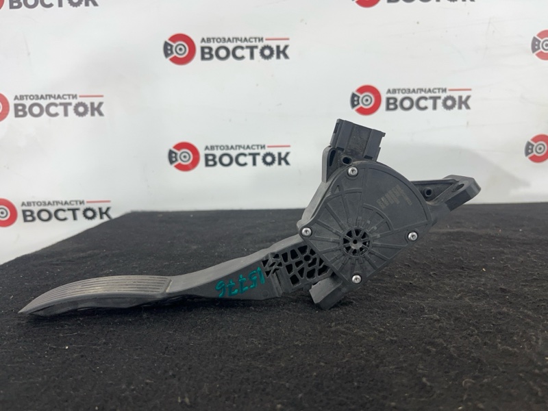 Педаль газа, 4500 рублей, Пешки