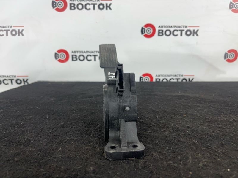 Педаль газа, 4500 рублей, Пешки