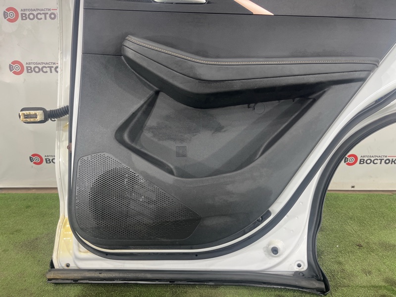 Дверь, 35000 рублей, Пешки