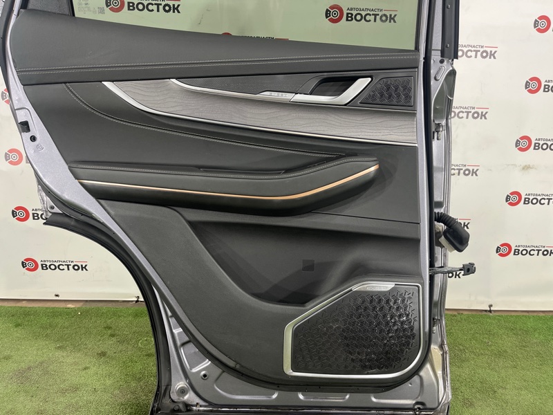 Дверь, 45000 рублей, Пешки