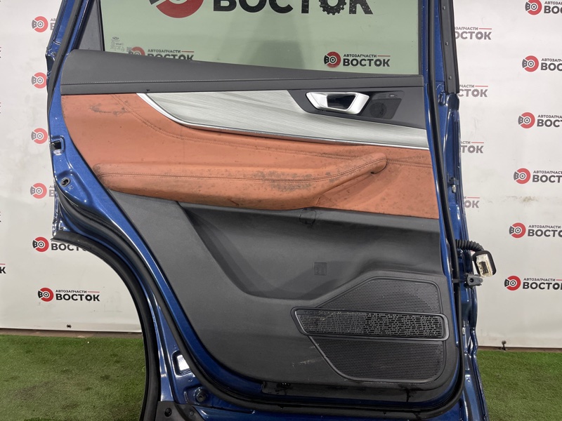 Дверь, 40000 рублей, Пешки