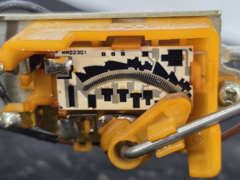 Датчик уровня топлива, 2000 рублей, Пешки