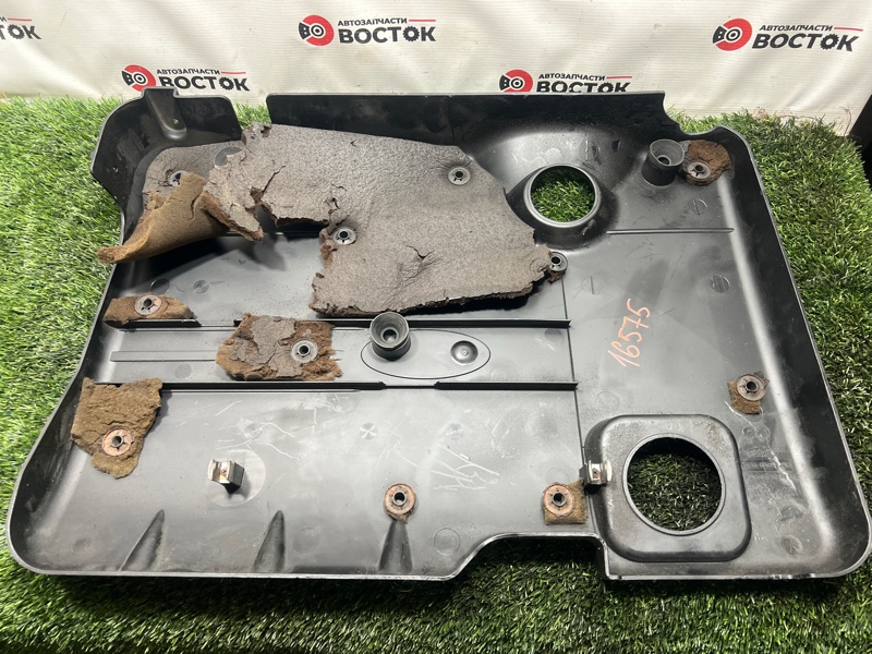 Декоративная крышка двигателя, 2000 рублей, Пешки