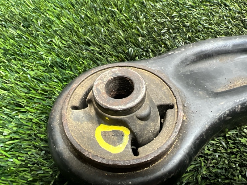 Рычаг нижний, 3000 рублей, Пешки