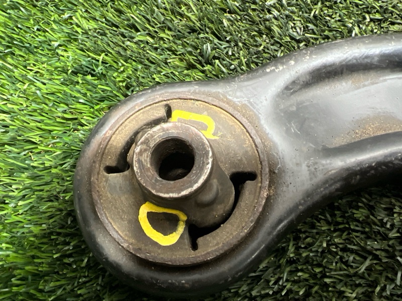 Рычаг нижний, 3000 рублей, Пешки