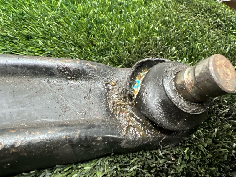 Рычаг нижний, 2000 рублей, Пешки