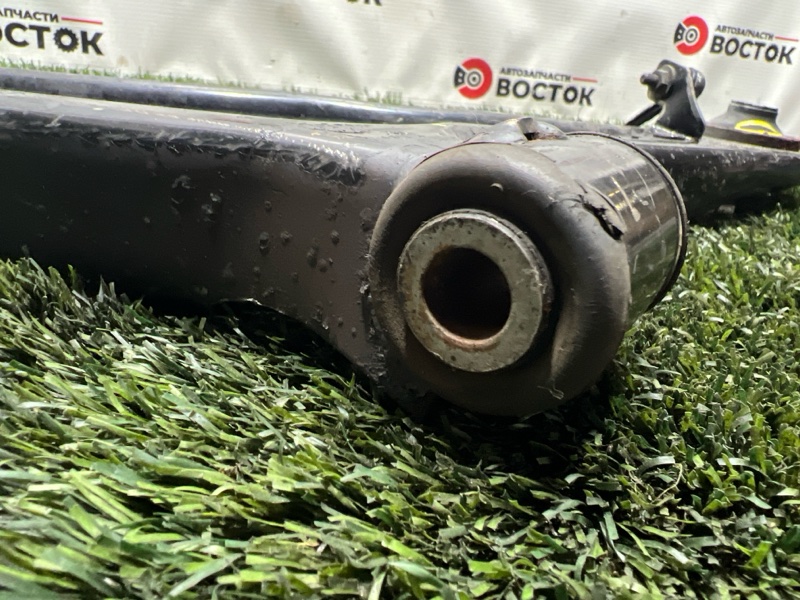 Рычаг нижний, 2000 рублей, Пешки