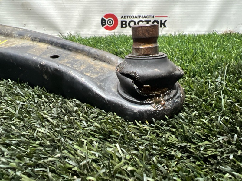 Рычаг нижний, 2000 рублей, Пешки