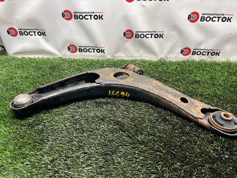 Рычаг нижний, 2000 рублей, Пешки