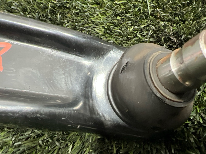 Рычаг нижний, 2000 рублей, Пешки