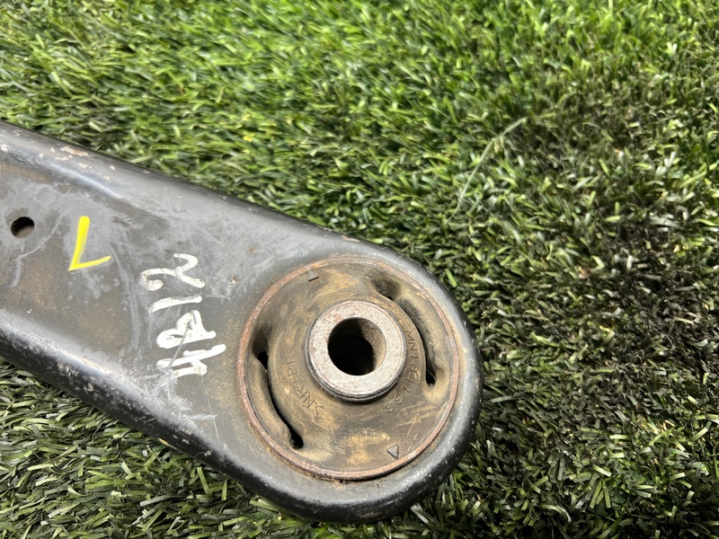 Рычаг нижний, 3000 рублей, Пешки