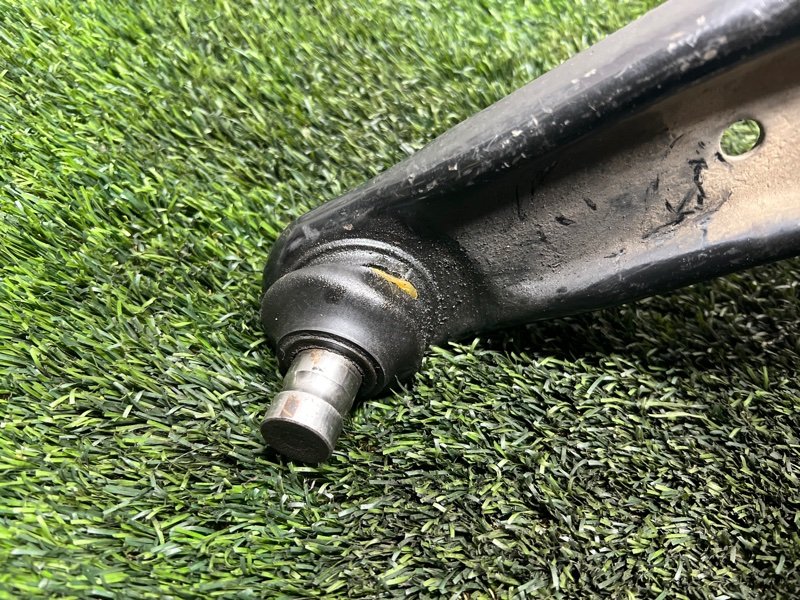 Рычаг нижний, 3000 рублей, Пешки