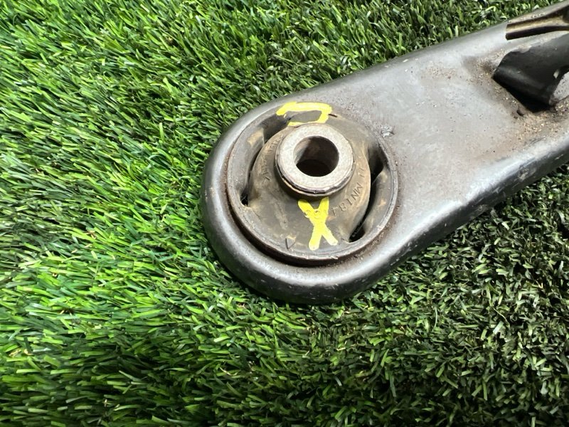 Рычаг нижний, 3000 рублей, Пешки