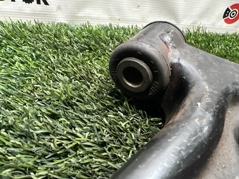 Рычаг нижний, 3000 рублей, Пешки