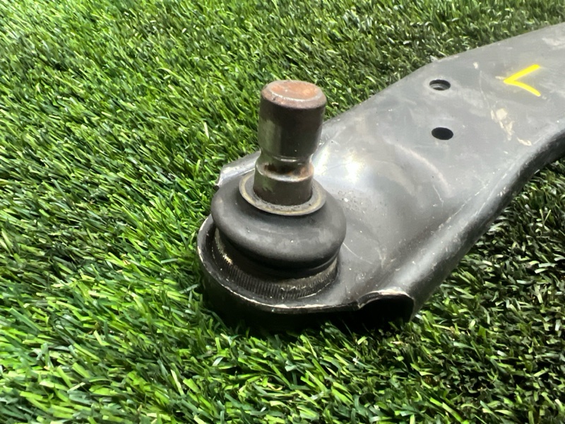 Рычаг нижний, 3500 рублей, Пешки