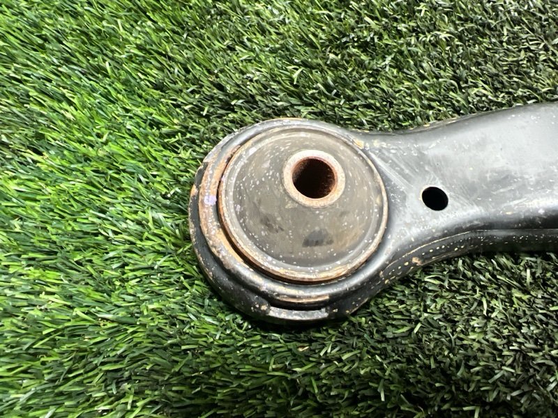 Рычаг нижний, 2000 рублей, Пешки