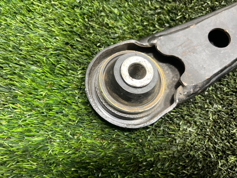 Рычаг нижний, 3000 рублей, Пешки