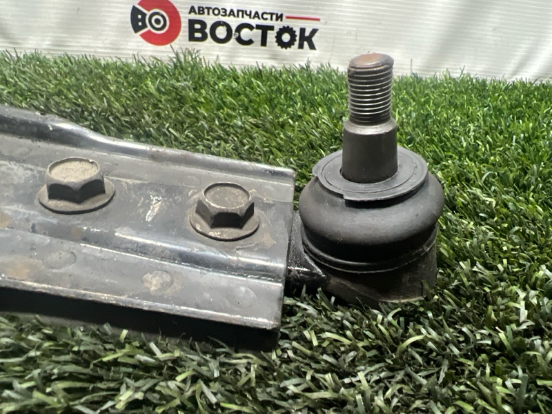 Рычаг нижний, 2000 рублей, Пешки