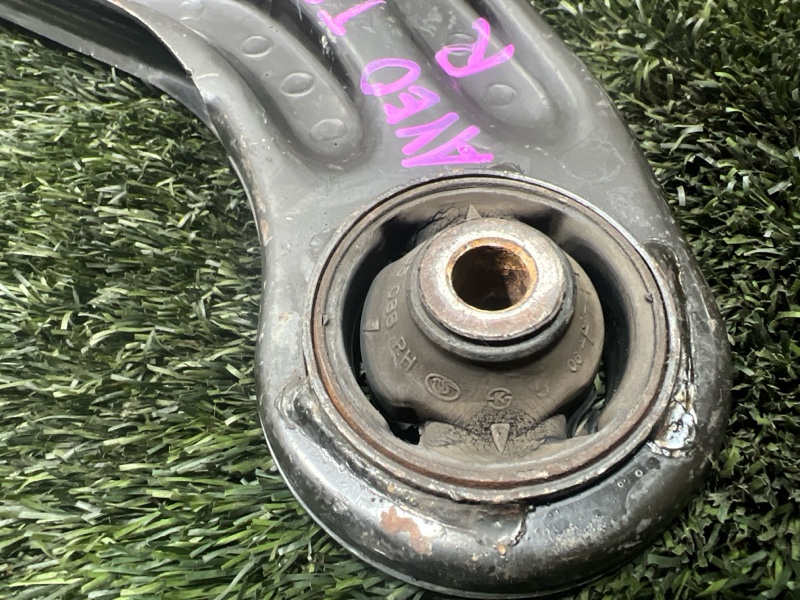 Рычаг нижний, 2000 рублей, Пешки