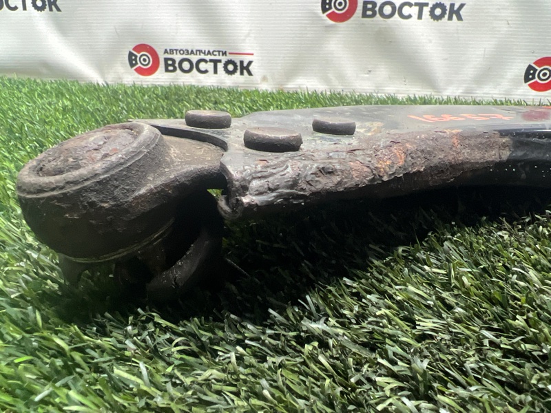 Рычаг нижний, 2000 рублей, Пешки