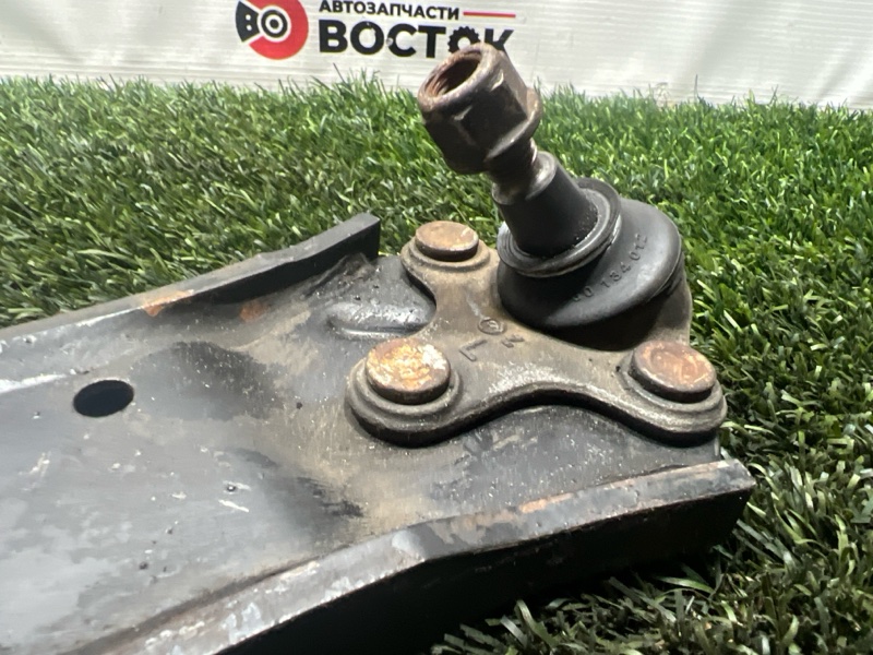 Рычаг нижний, 1500 рублей, Пешки