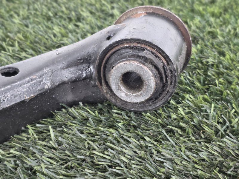 Рычаг нижний, 3500 рублей, Пешки