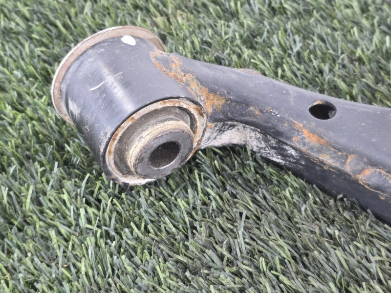 Рычаг нижний, 3500 рублей, Пешки