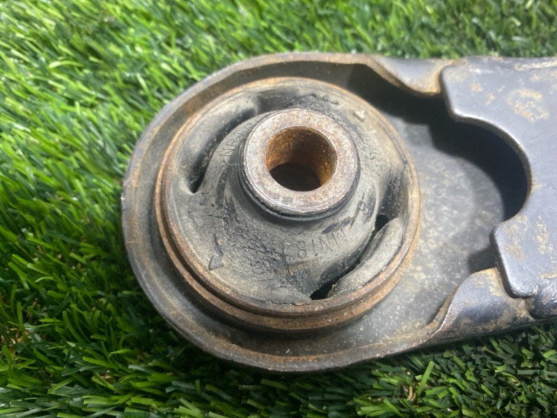 Рычаг нижний, 3000 рублей, Пешки