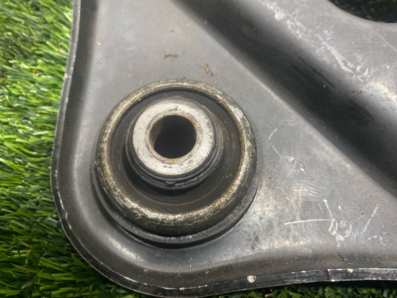 Рычаг нижний, 3000 рублей, Пешки