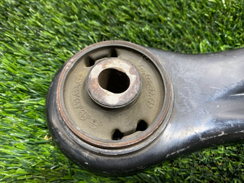 Рычаг нижний, 2000 рублей, Пешки