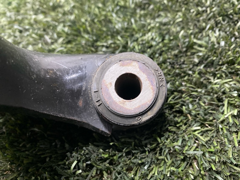 Рычаг нижний, 2000 рублей, Пешки