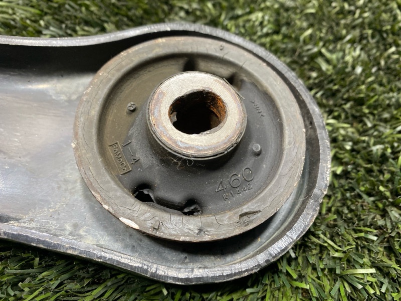 Рычаг нижний, 2000 рублей, Пешки