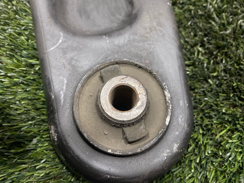 Рычаг нижний, 3000 рублей, Пешки