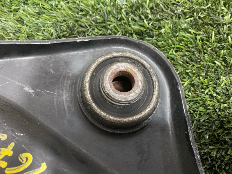 Рычаг нижний, 3000 рублей, Пешки