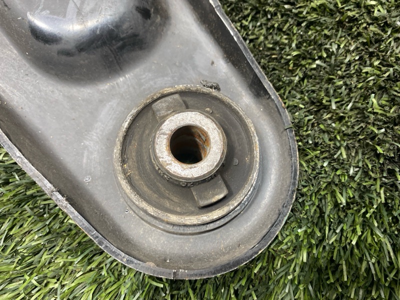 Рычаг нижний, 3000 рублей, Пешки